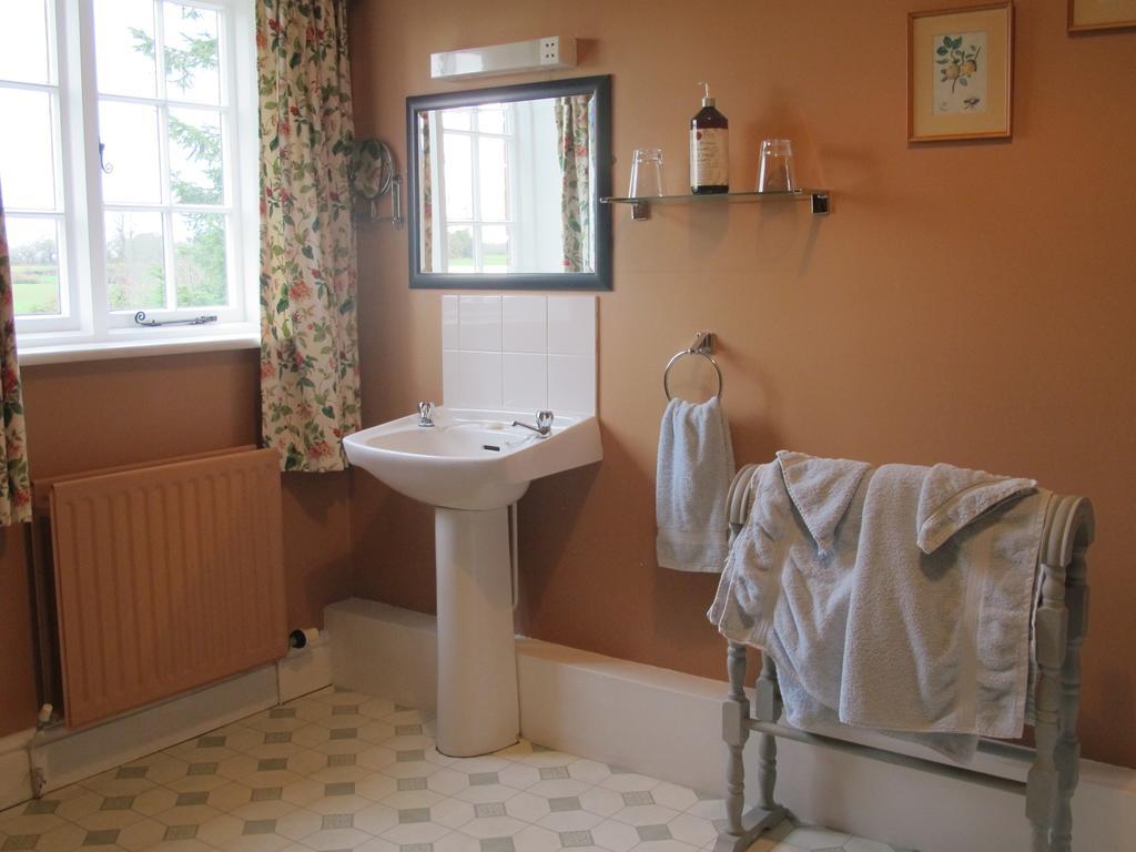Bed and Breakfast Cotton Farm Честер Номер фото